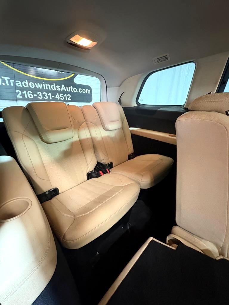 Vehicle image 24 of 52