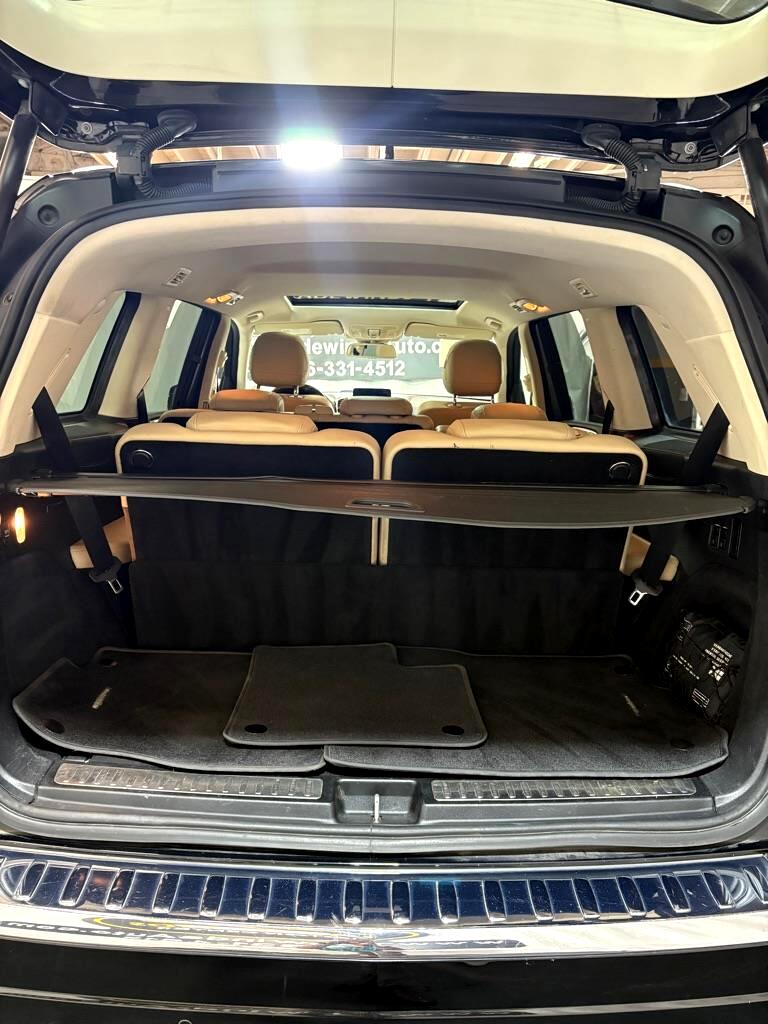 Vehicle image 15 of 52