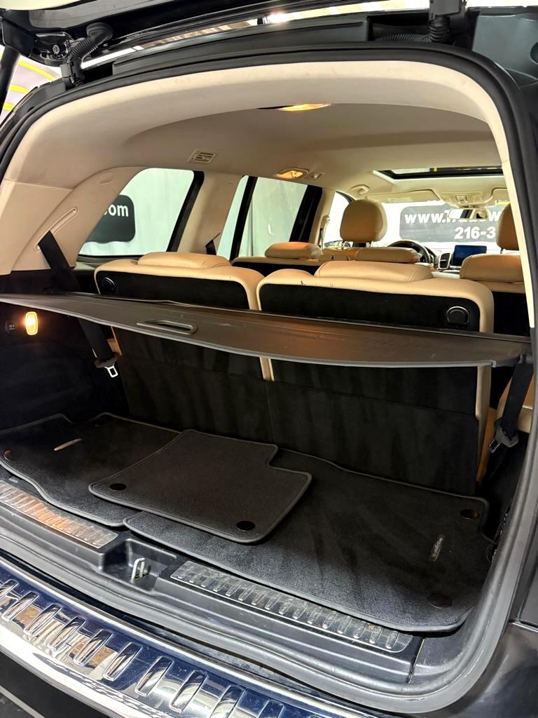Vehicle image 16 of 52