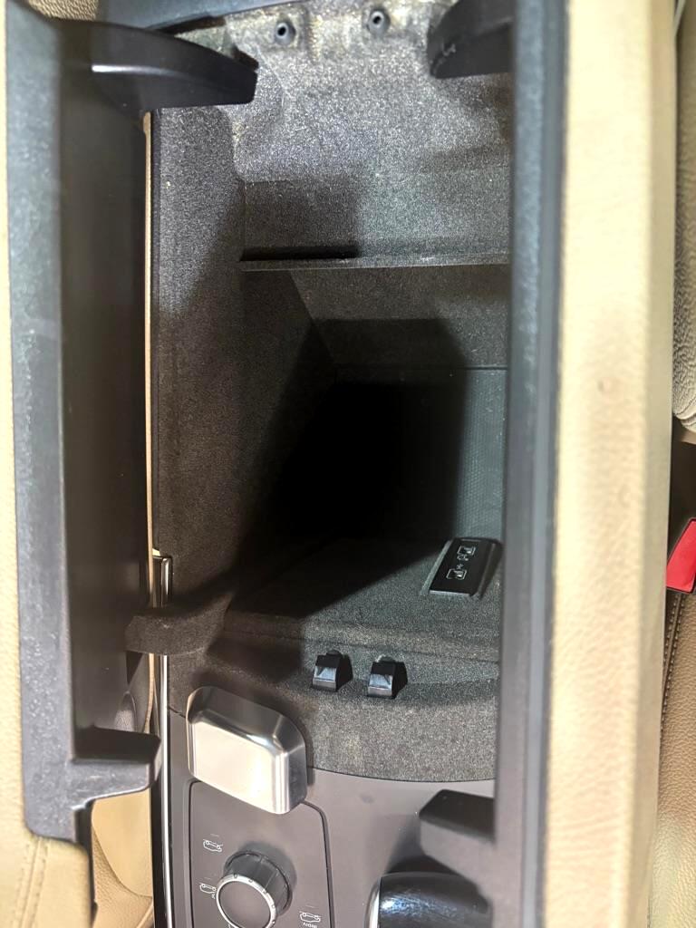 Vehicle image 42 of 52