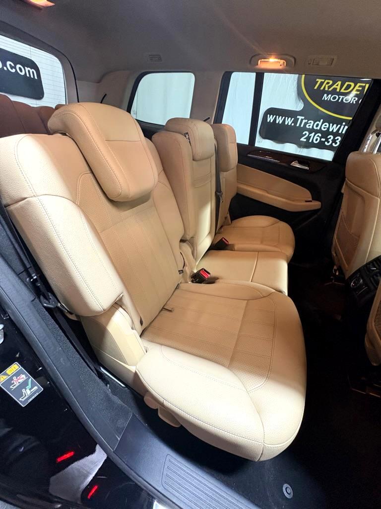 Vehicle image 21 of 52