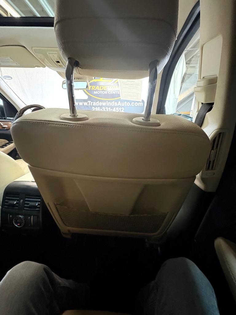 Vehicle image 45 of 52