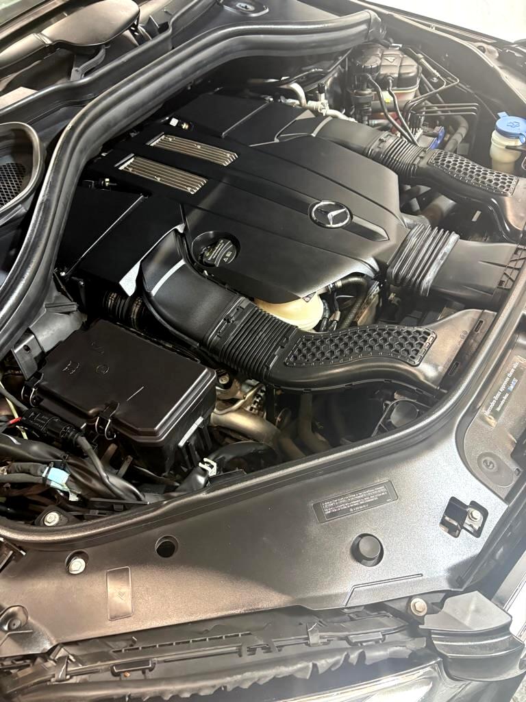 Vehicle image 9 of 52