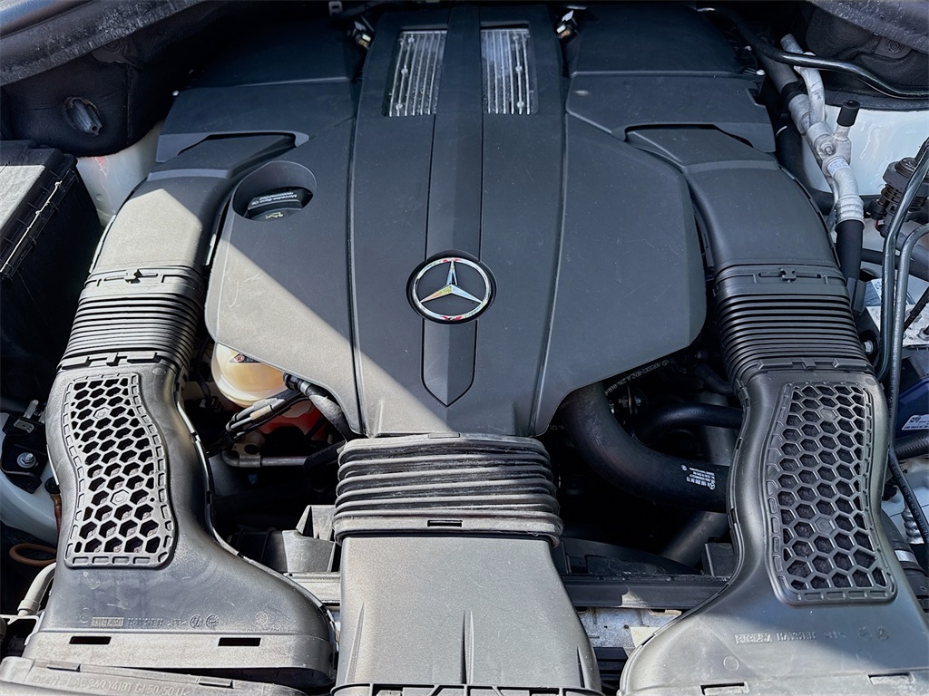 2017 Mercedes-Benz GLS 450 Image 8 of 33