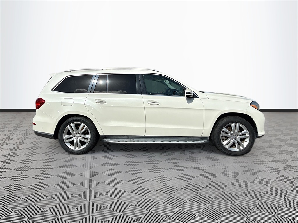 2017 Mercedes-Benz GLS 450 Image 3 of 33