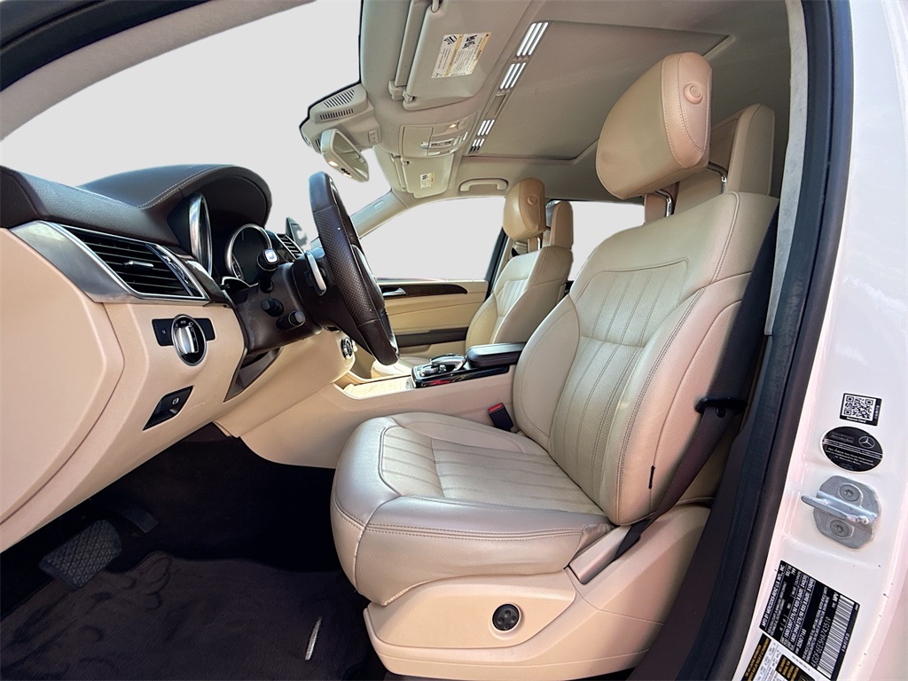 2017 Mercedes-Benz GLS 450 Image 16 of 33