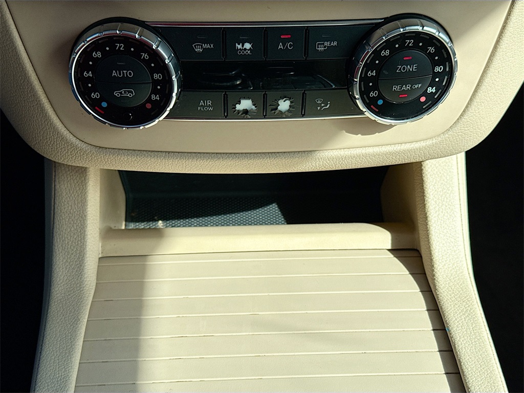 2017 Mercedes-Benz GLS 450 Image 25 of 33