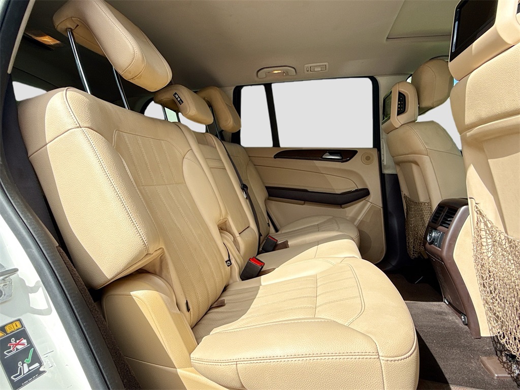 2017 Mercedes-Benz GLS 450 Image 11 of 33