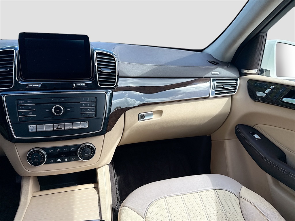 2017 Mercedes-Benz GLS 450 Image 20 of 33