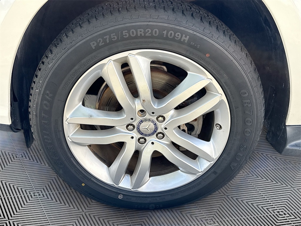 2017 Mercedes-Benz GLS 450 Image 9 of 33