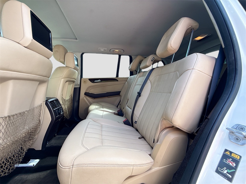 2017 Mercedes-Benz GLS 450 Image 12 of 33