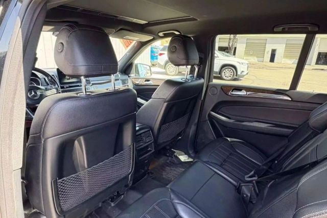 Vehicle image 12 of 29