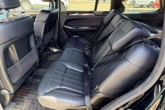 Vehicle image 11 of 29