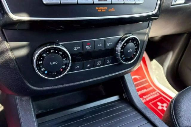 Vehicle image 22 of 29
