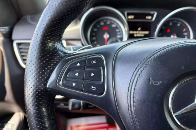Vehicle image 28 of 29