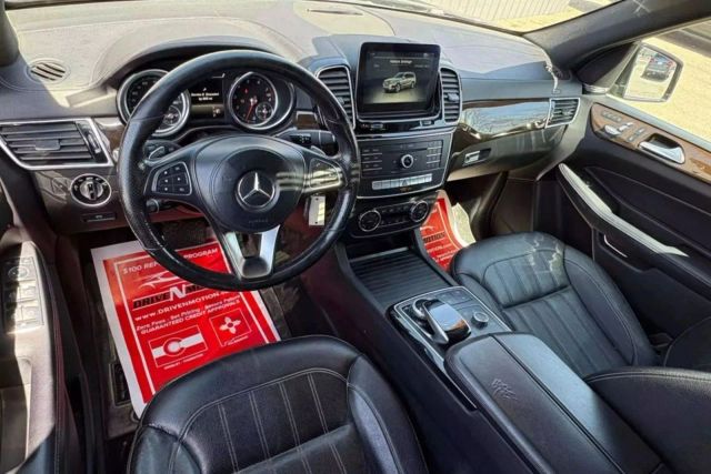 Vehicle image 16 of 29