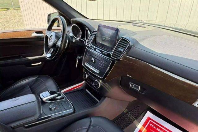 Vehicle image 15 of 29