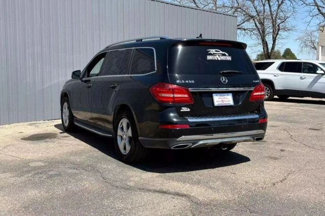Vehicle image 4 of 29