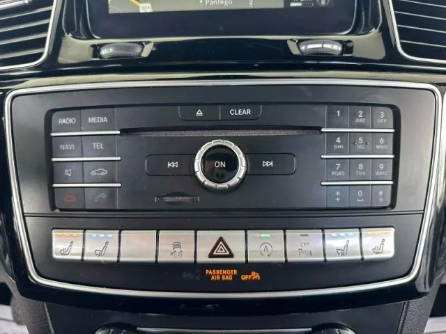 Vehicle image 27 of 50