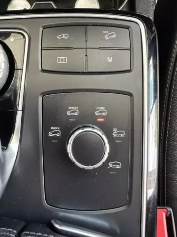 Vehicle image 31 of 50