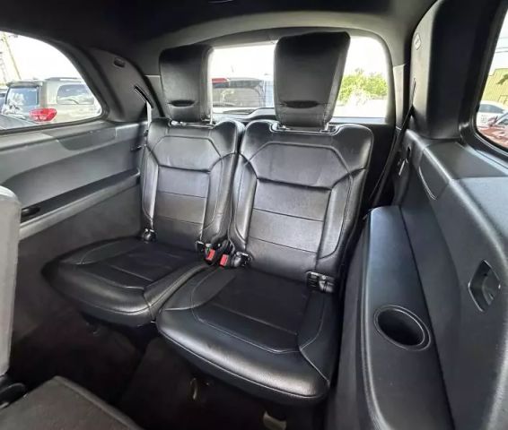 Vehicle image 16 of 50