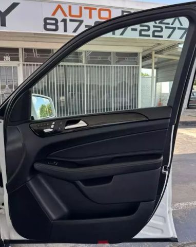Vehicle image 48 of 50