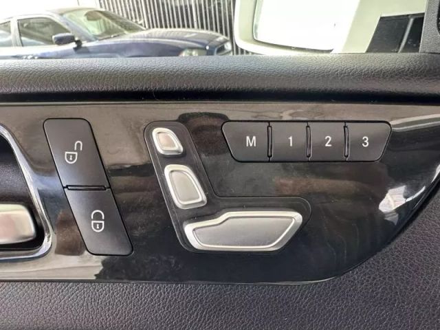 Vehicle image 41 of 50
