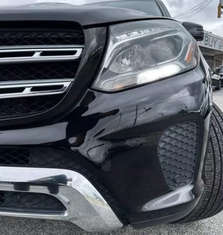 Vehicle image 43 of 50