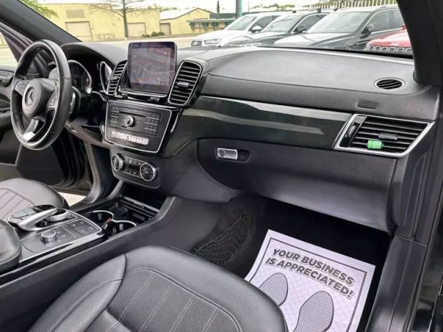 Vehicle image 19 of 50