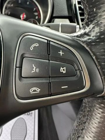 Vehicle image 37 of 50