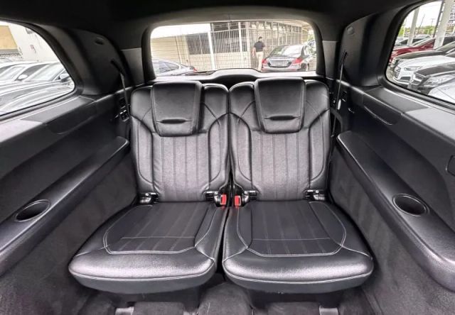 Vehicle image 11 of 50