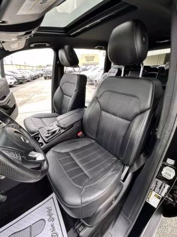 Vehicle image 16 of 50