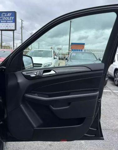 Vehicle image 24 of 50
