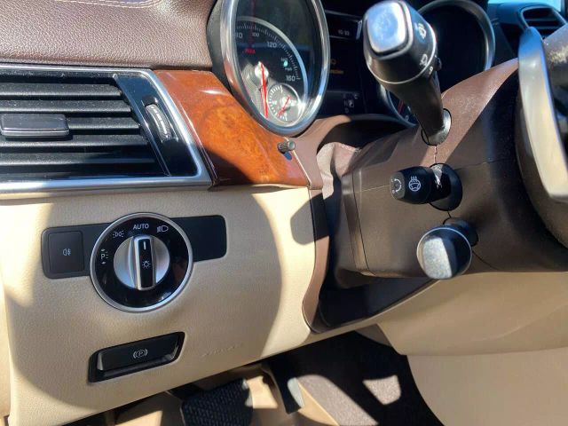 Vehicle image 16 of 32