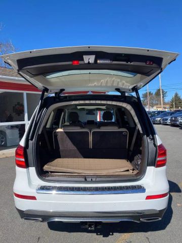 Vehicle image 13 of 32