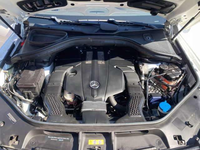 Vehicle image 8 of 32