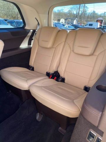 Vehicle image 25 of 32