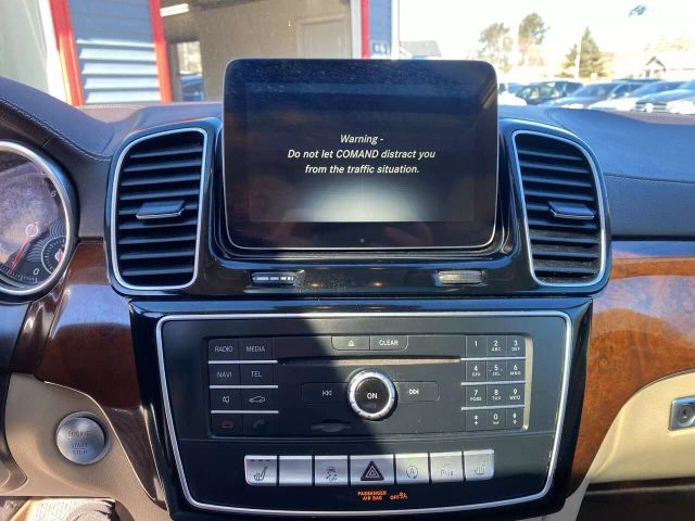 Vehicle image 21 of 32