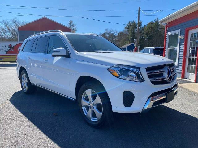Vehicle image 4 of 32