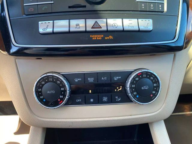 Vehicle image 22 of 32