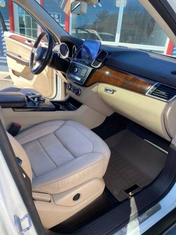 Vehicle image 12 of 32