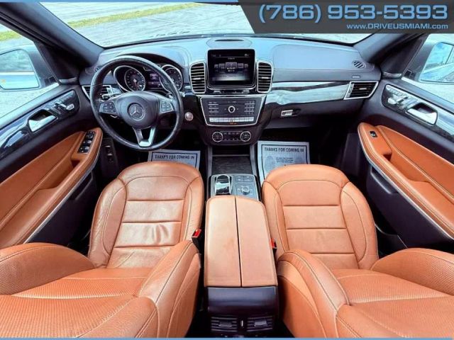 Vehicle image 20 of 32