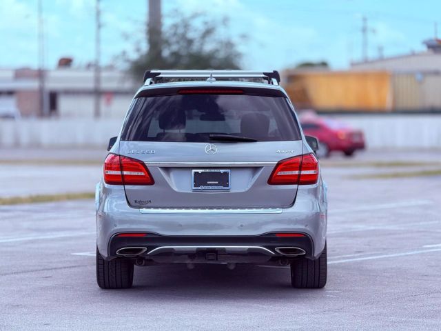 Vehicle image 14 of 32