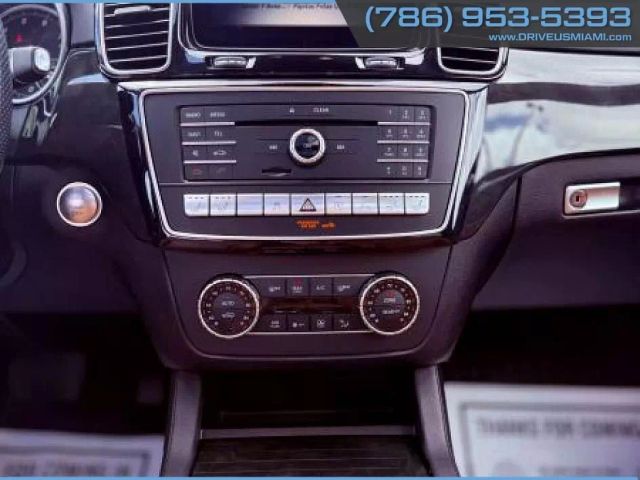 Vehicle image 23 of 32