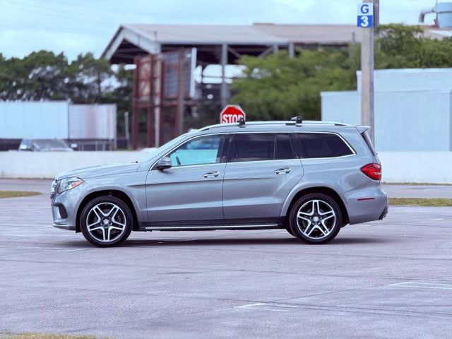 Vehicle image 16 of 32