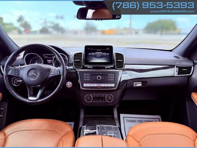 Vehicle image 22 of 32