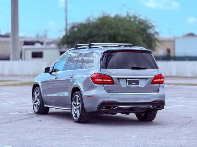 Vehicle image 12 of 32