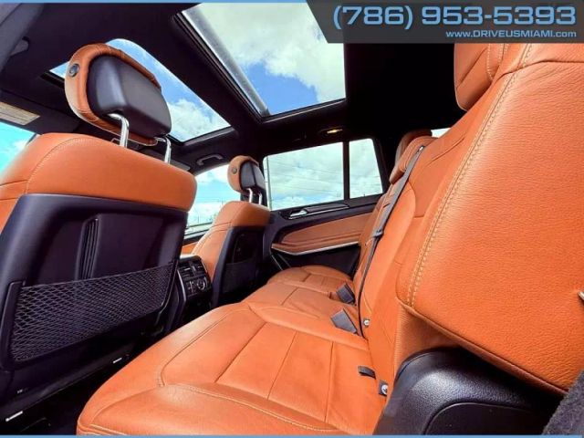 Vehicle image 19 of 32