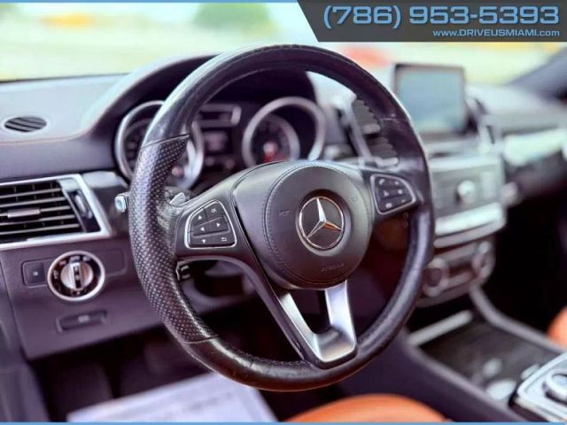 Vehicle image 18 of 32