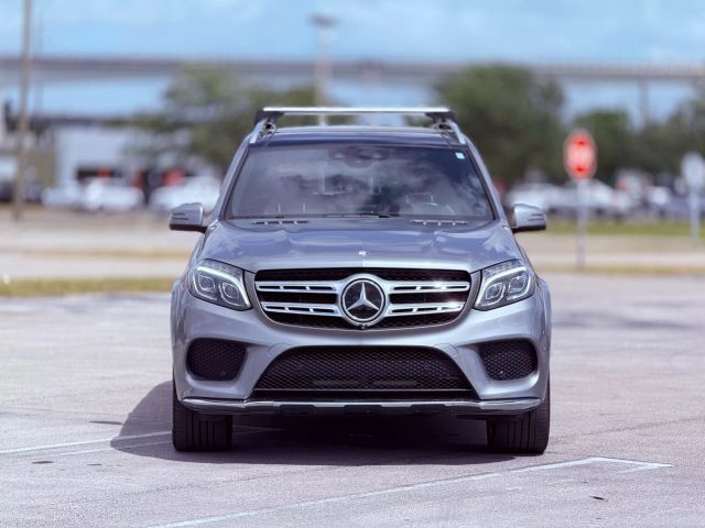 Vehicle image 3 of 32